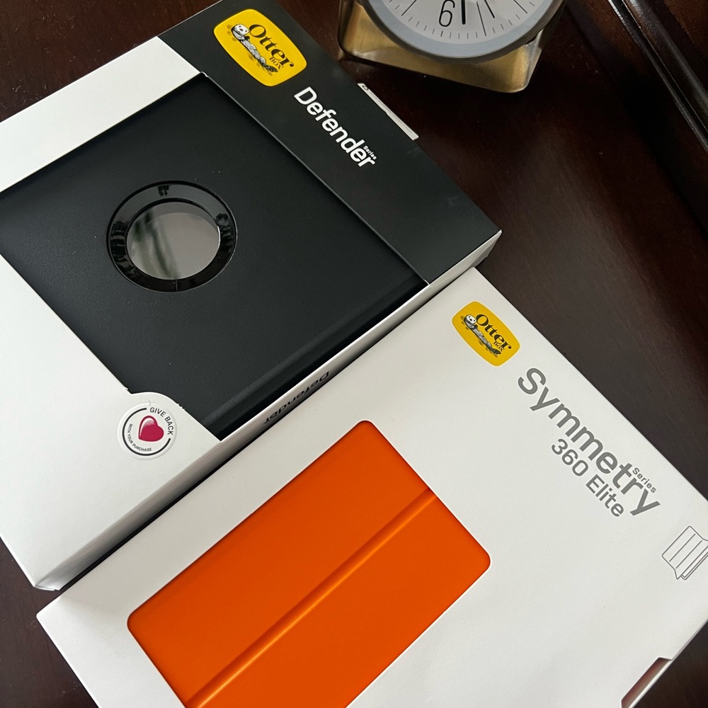 BUNDLE OF 2 OtterBox Defender Black and Symmetry 360 Elite Orange Cases